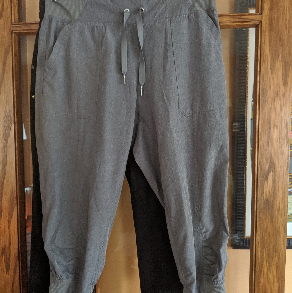 Calvin Klein Performance stretch cropped pants